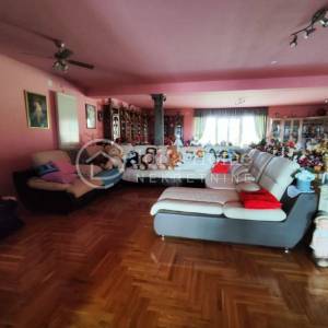 Pisarovina/Bratina 7-sobna obiteljska kuća 589 m2 BEZ PROVIZIJE