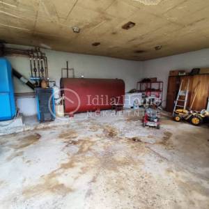 Pisarovina/Bratina Obiteljska katnica 570 m2 BEZ PROVIZIJE