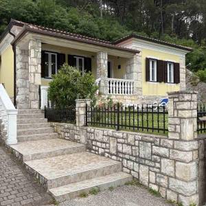 Plomin Luka, šarmantna kuća prvi red do mora, EKSKLUZIVNO