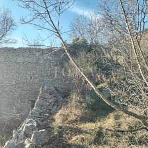 Plomin, okolica, dvije ruševine sa očaravajućim pogledom na more