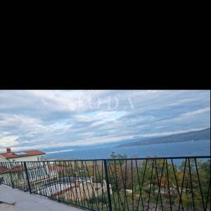 Plomin, okolica, kuća sa pogledom na more