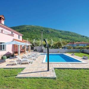 Plomin, okolica, kuća za odmor sa bazenom