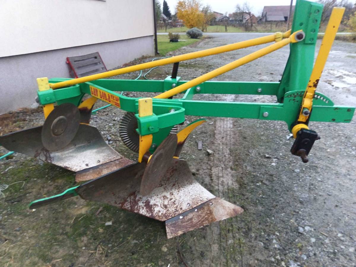 Plug dvobrazni Leopard, Lav