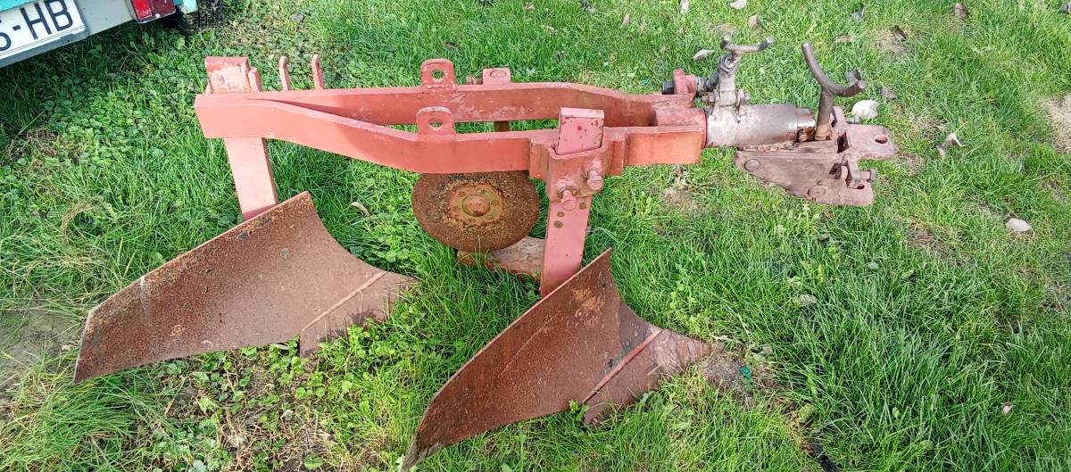 Plug za Tomo Vinković 418 - 523 Dvije brazde, crtalo  Sačuvan, malo ko