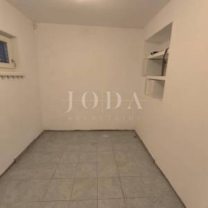 Pobri obiteljska kuća