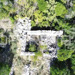 Poljoprivredno zemljiste s kućicom, nedaleko od mora, Vela Luka