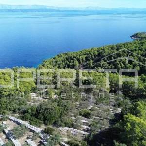 Poljoprivredno zemljiste s kućicom, nedaleko od mora, Vela Luka