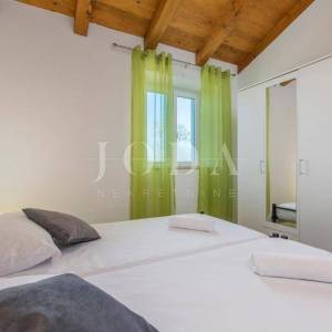 Poreč, okolica, kamena Villa sa bazenom