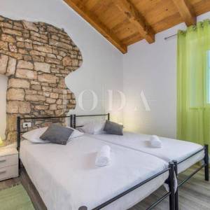 Poreč, okolica, kamena Villa sa bazenom