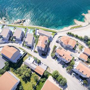 Povile novogradnja sa okućnicom