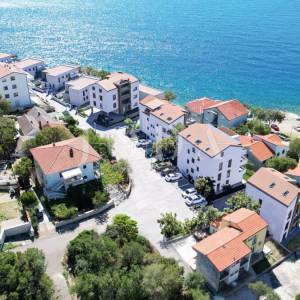 Povile novogradnja sa okućnicom