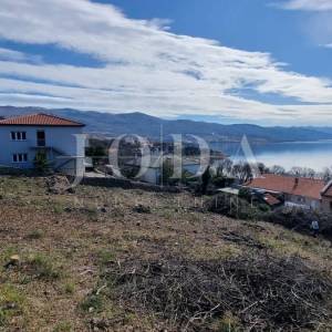 Povile teren drugi red do mora