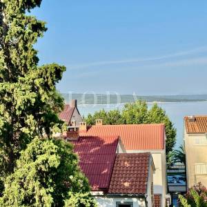 Predivan stan 80 m od mora