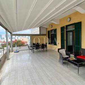 Predivan stan 80 m od mora
