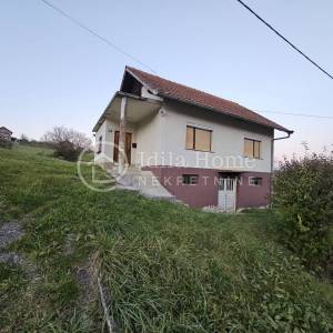 Pregrada/kuća sa 2000m2 okućnice/ za život ili najam/Povoljno! 
