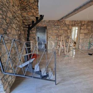 Prekrasna dvojna kamena kuća s bazenom, okolica Dobrinja