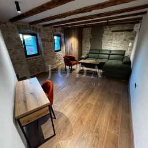 Prekrasna kamena kuća potpuno renovirana,Vižinada okolica