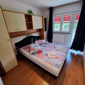 Prekrasna kuća s 4 stambene jedinice, Vrbnik