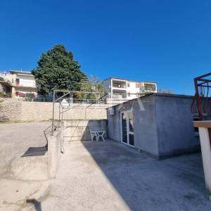 Prekrasna kuća sa pogledom na more
