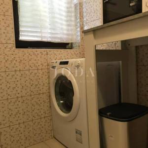 Prekrasna samostojeća kuća s bazenom, Malinska - otok Krk