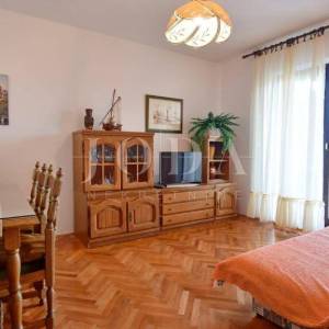 Prekrasna samostojeća kuća s bazenom, Malinska - otok Krk