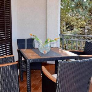 Prekrasna samostojeća kuća s bazenom, Malinska - otok Krk