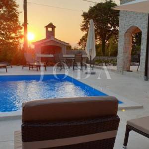 Prekrasna villa s bazenom, okolica Malinske