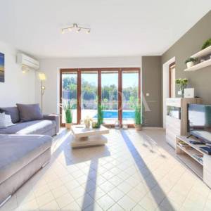 Prekrasna villa s bazenom, okolica Malinske