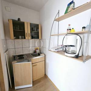 Prilika! Kuća s tri stana blizu Malinske, otok Krk