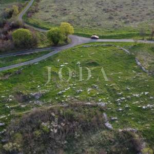 PRILIKA za investiciju 4 građevinska terena sa prekrasnim pogledom,Kršan okolica