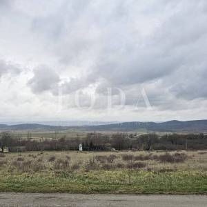 PRILIKA za investiciju 4 građevinska terena sa prekrasnim pogledom,Kršan okolica