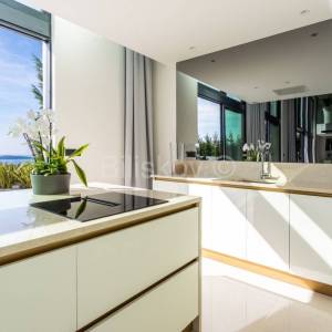 Primošten, luksuzna vila na mirnoj lokaciji, prodaja