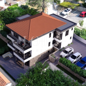 Prizemni stan s parkingom 150m od mora