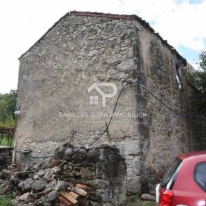 Prodaja idilična kuća i imanje u Istri blizu Labina 