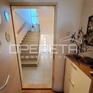 Prodaja, Kuća, Kromosovo naselje, Velika Gorica, Kuća u nizu, 200m2