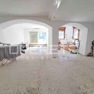 Prodaja, Kuća, Pešćenica, Kutinska, Samostojeća, 352m2