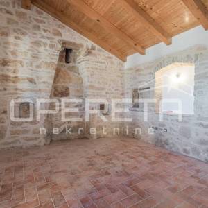 Prodaja, Kuća, Vižinada, Vižinada, Kuća u nizu, 300m2