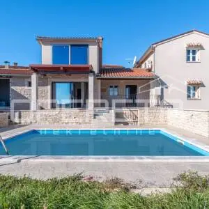 Prodaja, Kuća, Vižinada, Vižinada, Kuća u nizu, 300m2