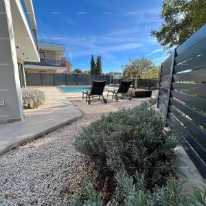 Prodaja moderne vile s bazenom, Svetvinčenat!