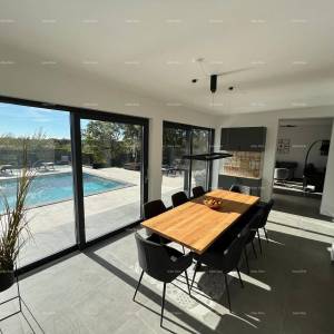 Prodaja moderne vile s bazenom, Svetvinčenat!