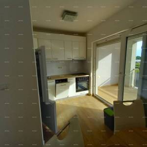 Prodaja namještenog stana s parkirnim mjestom na odličnoj lokaciji, Fažana!