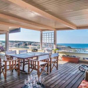 Prodaja - Prelijepa kuća s apartmanima i restoranom, Pula! Pogled na more!