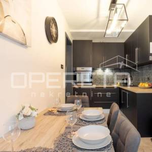 Prodaja, Stan, Centar, Dolac , 3s, 80m2