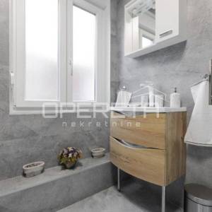 Prodaja, Stan, Centar, Dolac , 3s, 80m2