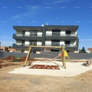 Prodaja stana u novogradnji s dva parkirna mjesta, Medulin!