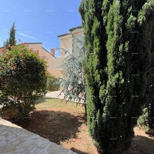 Prodaja stana u prizemlju Medulin. Pošesi 500 m od hotela Belvedere.