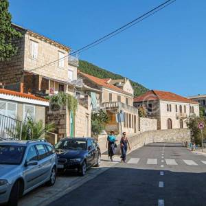 Prodaja,kuća 1.red do mora,Komiža