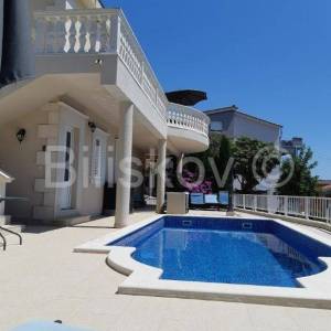 Prodaja,kuća za odmor s pogledom na more