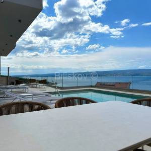 Prodaja,villa s pogledom na more,Jesenice