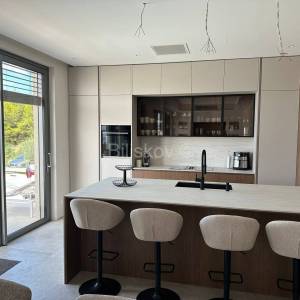 Prodaja,villa s pogledom na more,Jesenice